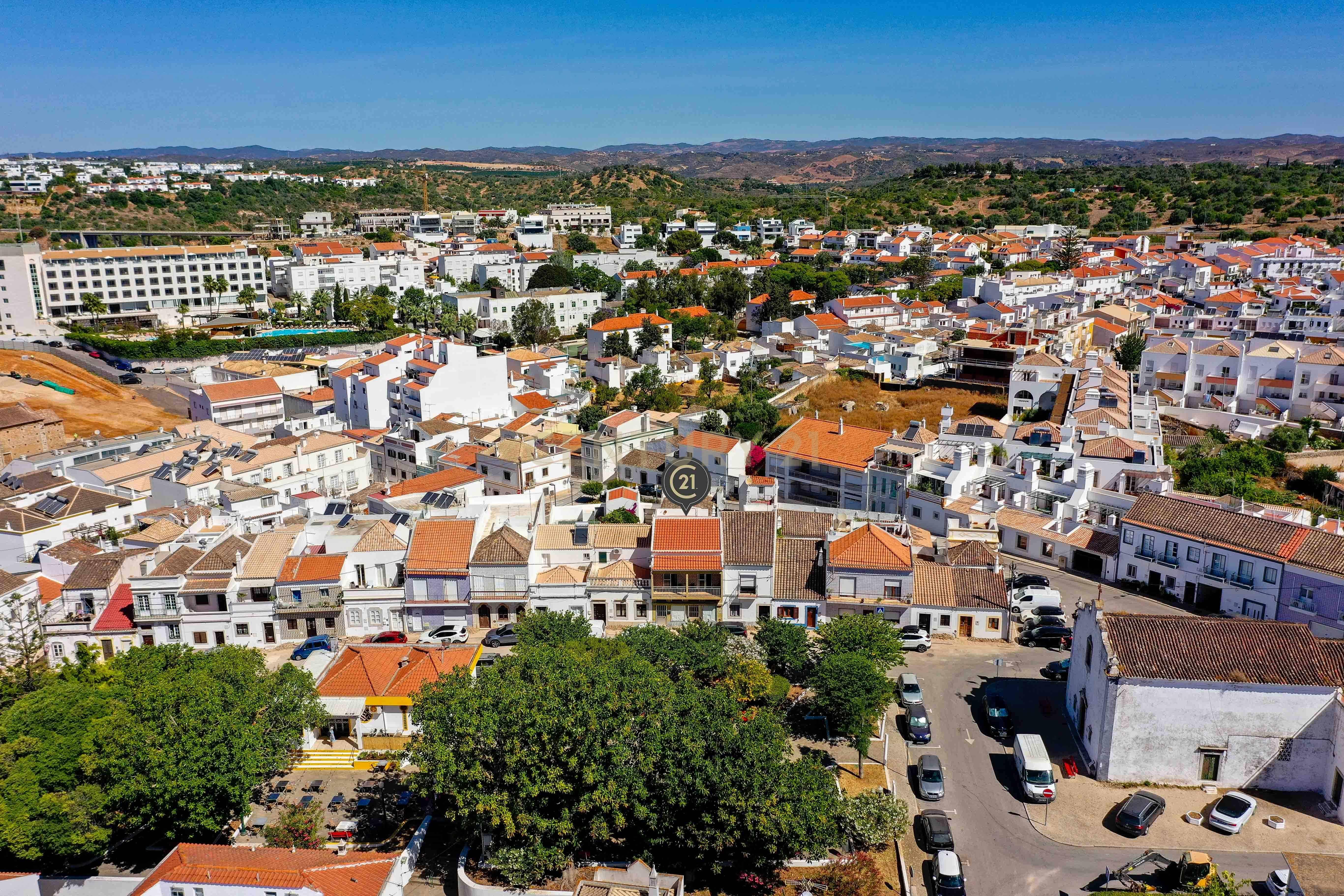 Moradia T3 com Espaço Comercial no Centro de Tavira – Largo de São Brás - Image 34