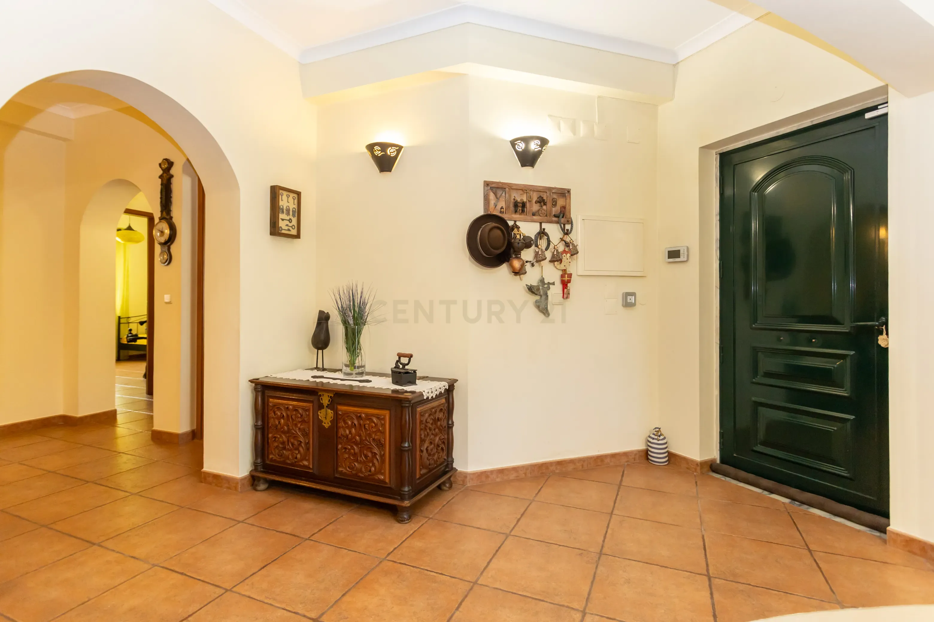 Moradia T4 Isolada em Fernão Ferro (Redondos). - Image 32
