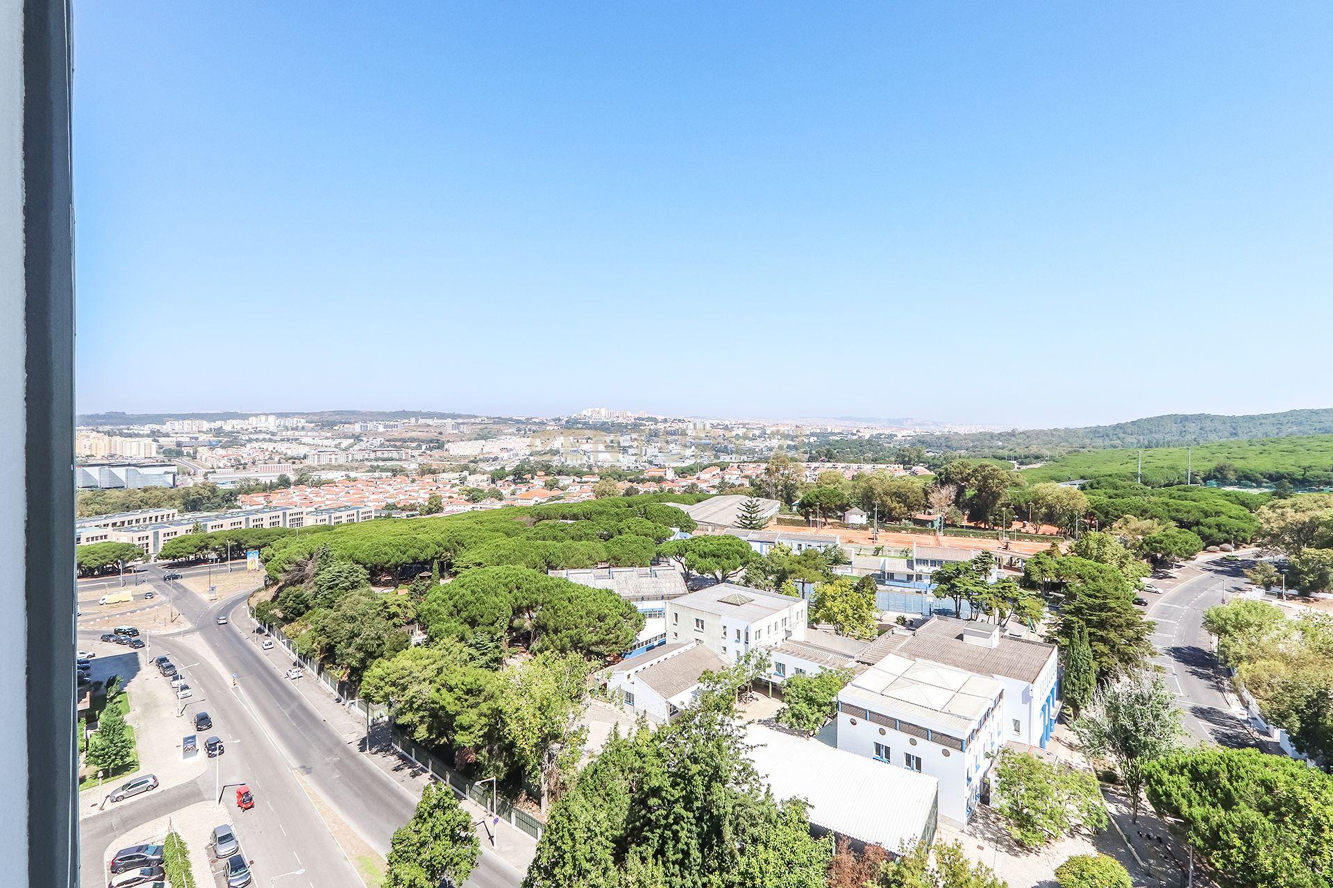 Exclusivo T5 de Luxo nas Torres do Restelo com Vista Panorâmica - Image 2