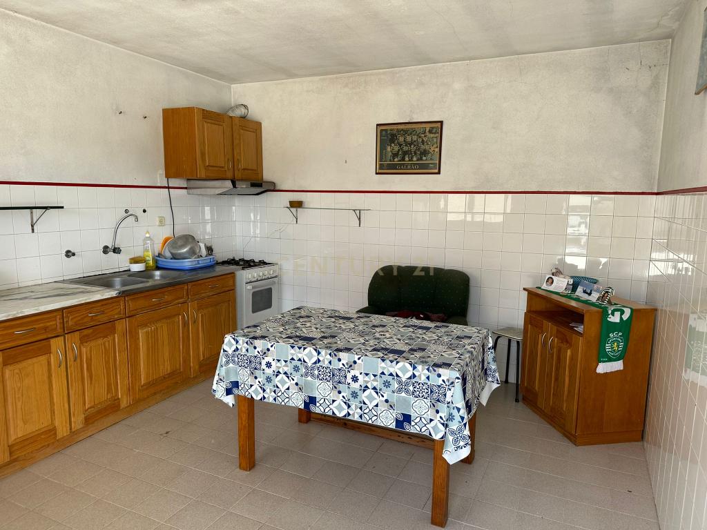 Casa T2  em Santarém - Oportunidade Única! - Image 3