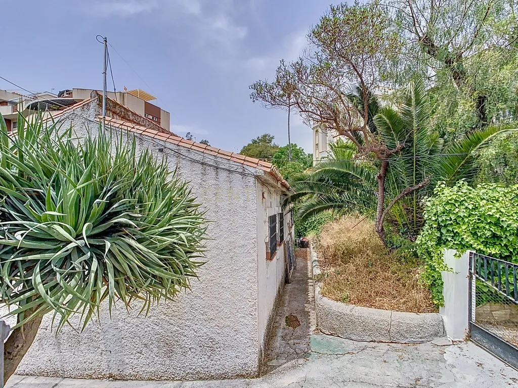 À Venda! Terreno Urbanizável com Edificações em El Limonar, Málaga - Image 24