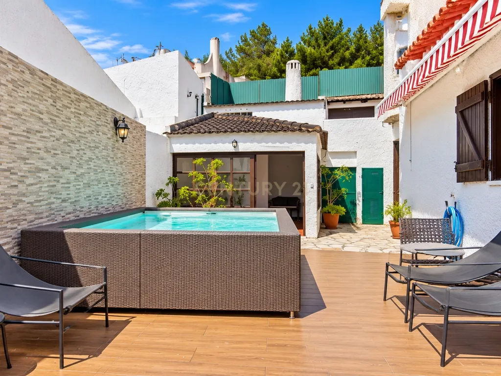 Moradia Isolada T6 com Vista Mar e Amplo Espaço Exterior – Sesimbra - Image 6