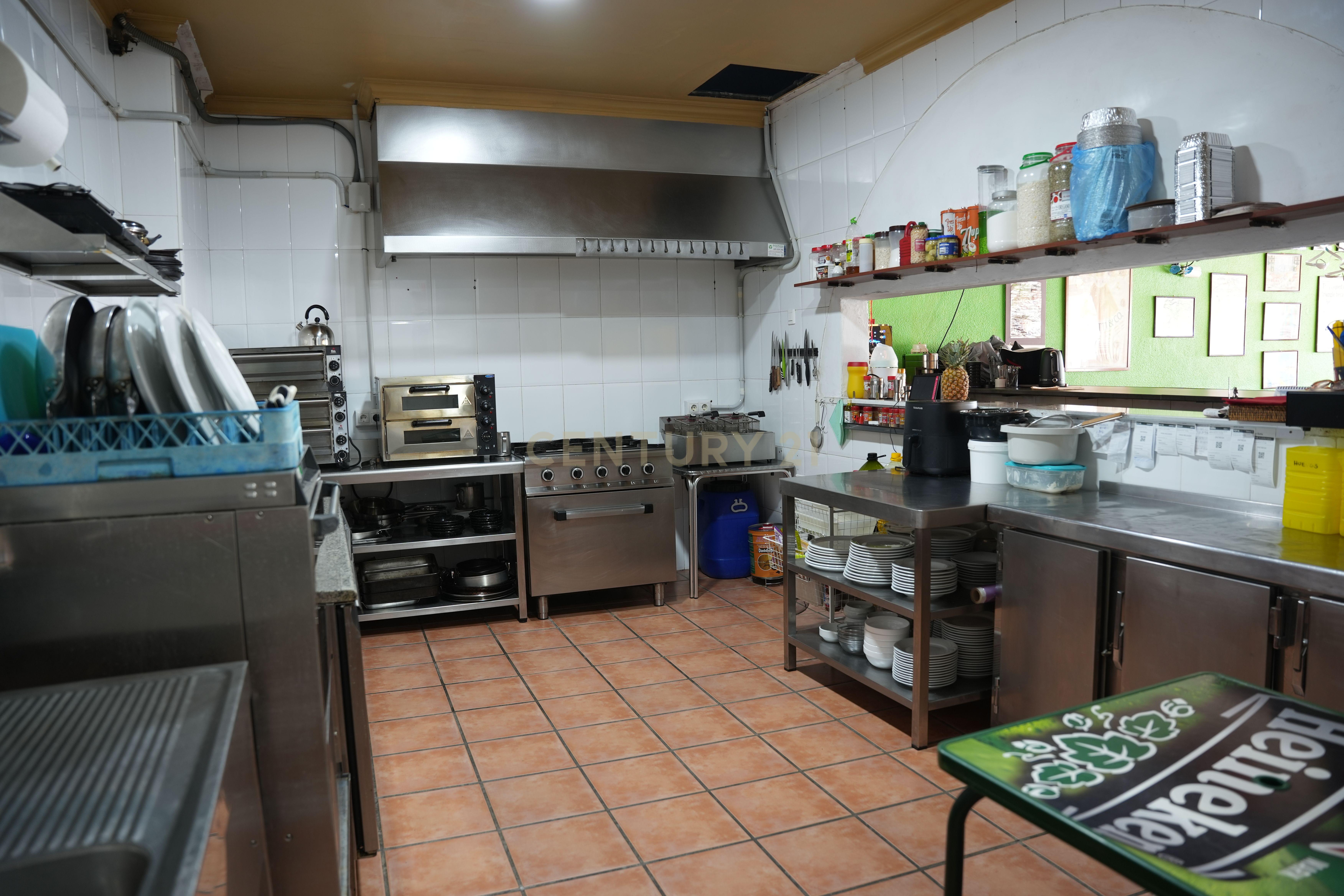 IMÓVEL COMERCIAL À VENDA EM TORREMOLINOS COM OPÇÃO DE COMPRA – RESTAURANTE EM FUNCIONAMENTO NA CALLE ALLENDE - Image 17