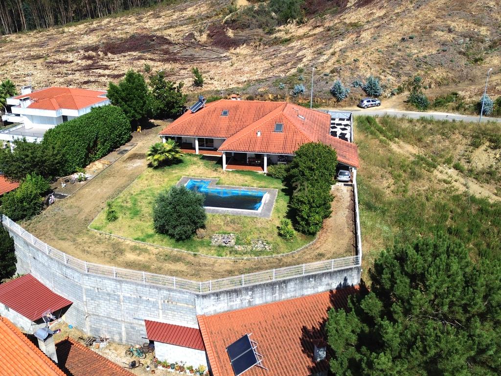 Moradia T3 || Vistas Maravilhosas || Com Piscina || Castanheira de Pêra - Image 36