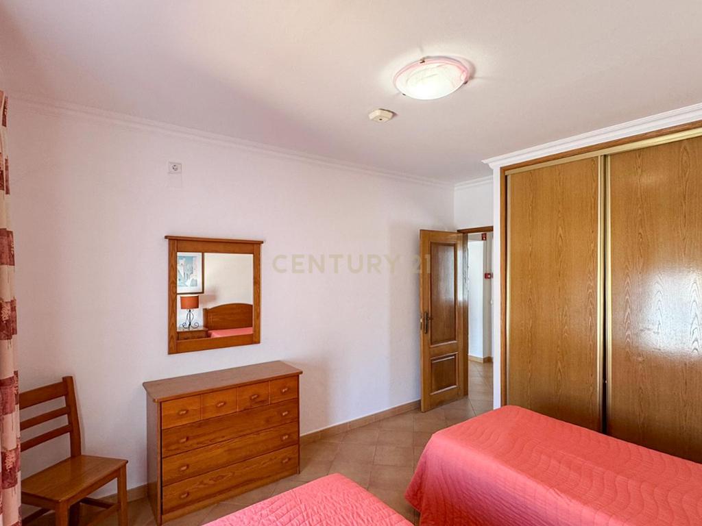 Apartamento T1 a 150m da Praia da Luz – Oportunidade Única! - Image 5