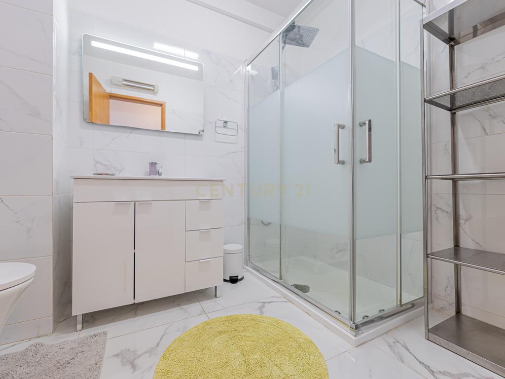 Apartamento T2 Remodelado Monte da Caparica - Image 2