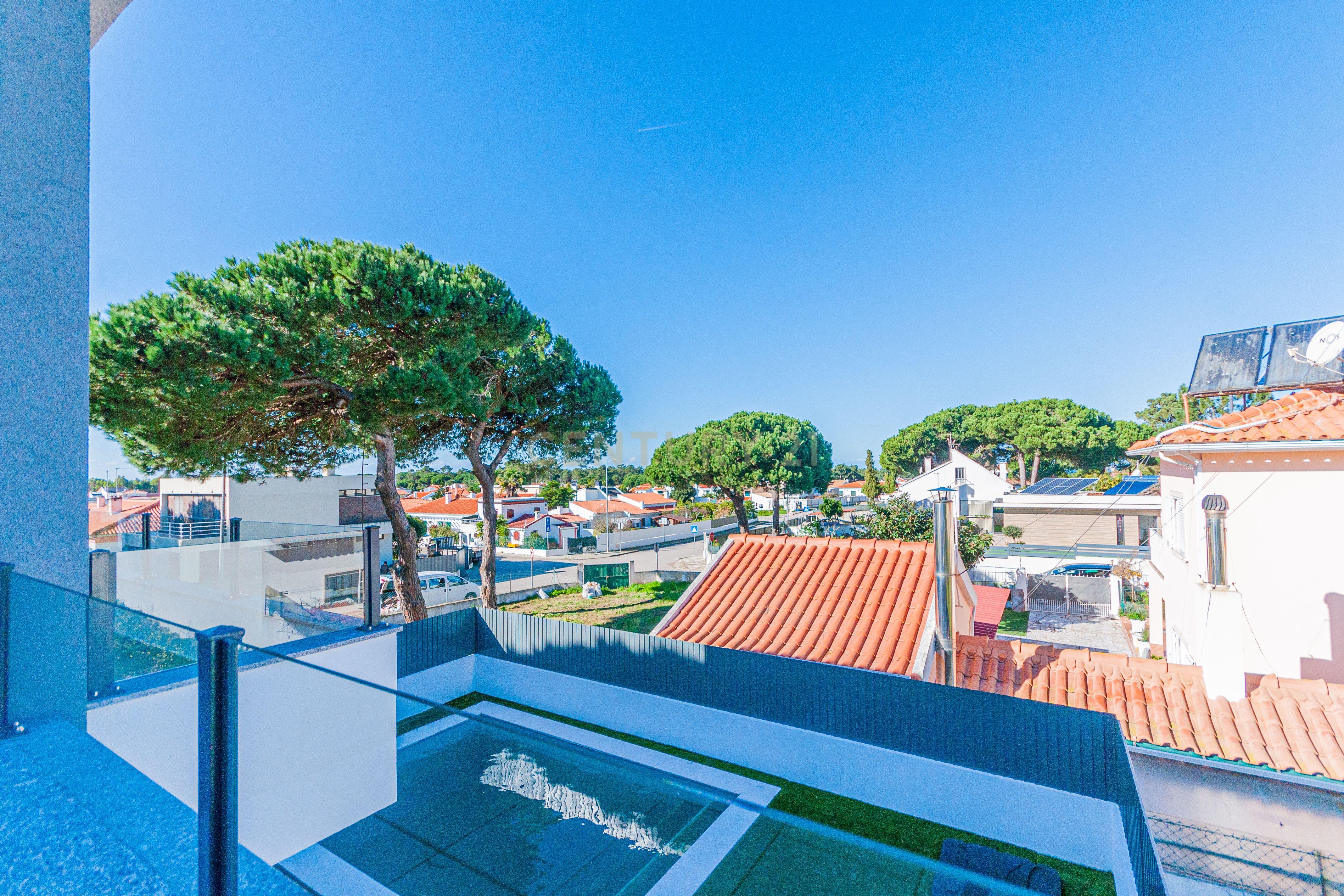 Moradia T3 Moderna com Piscina | Lagoa de Albufeira - Image 32