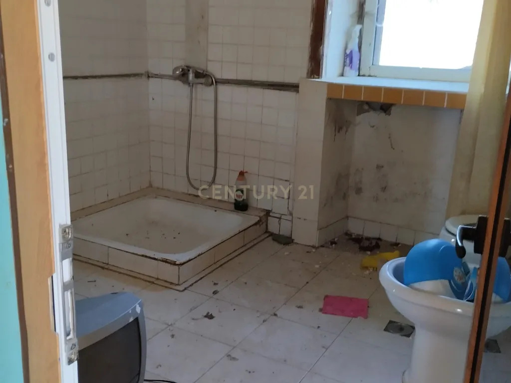 Casa para Recuperar em Ramalhais, Pombal - Image 9
