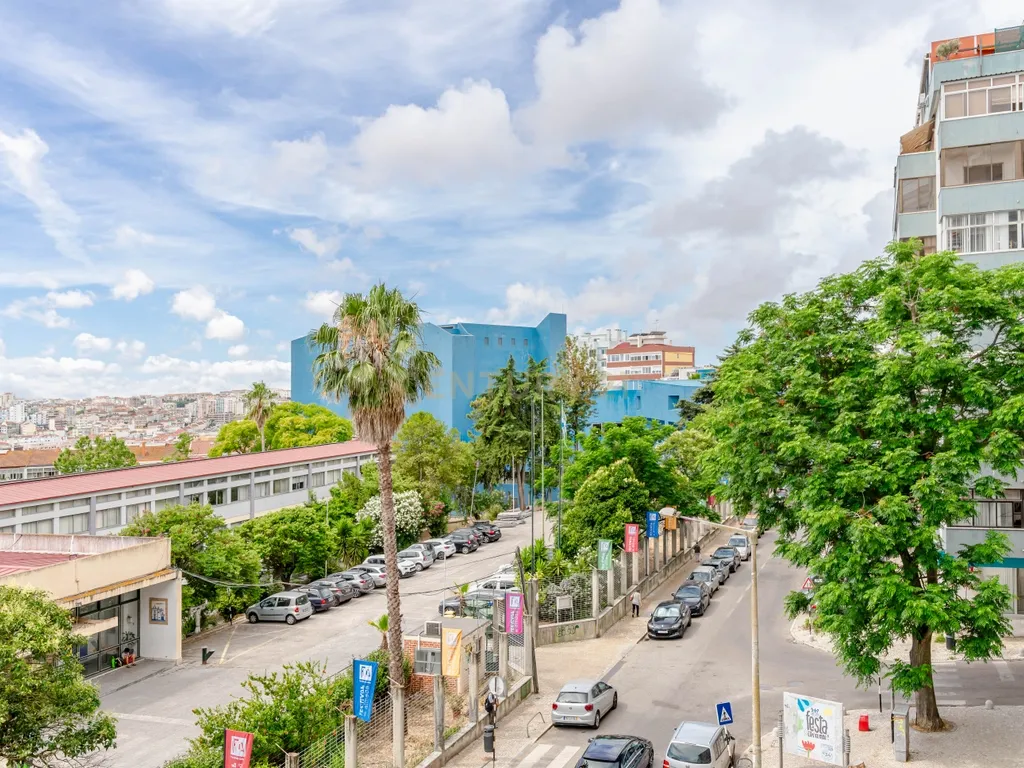 T3 Almada (PRAÇA SÃO JOÃO BATISTA) - Image 7