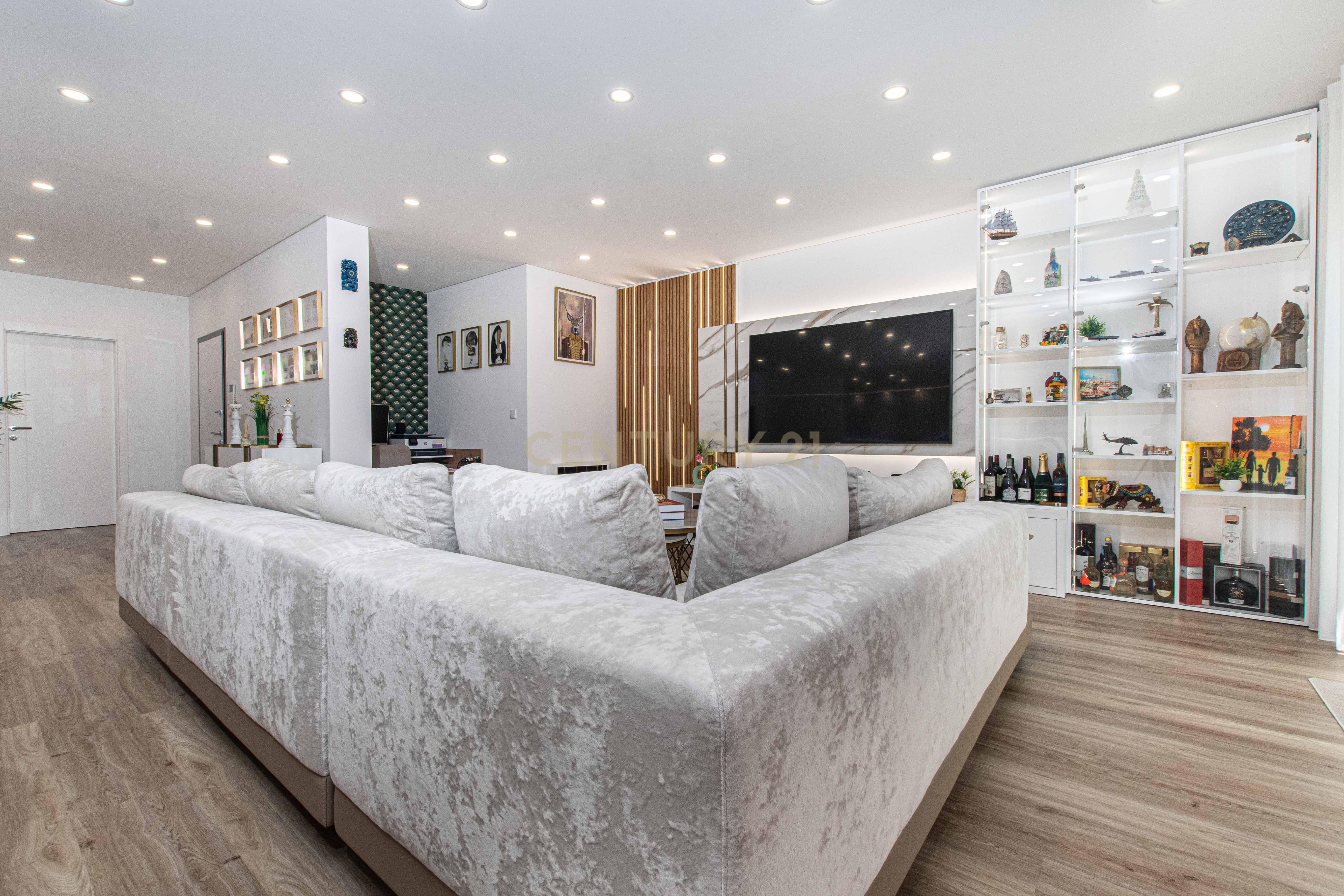 Fotografia 8 de Apartamento Collection | T3 Premium Semi-Novo, Totalmente Mobilado, com Terraço Exclusivo e Box para 3 Viaturas