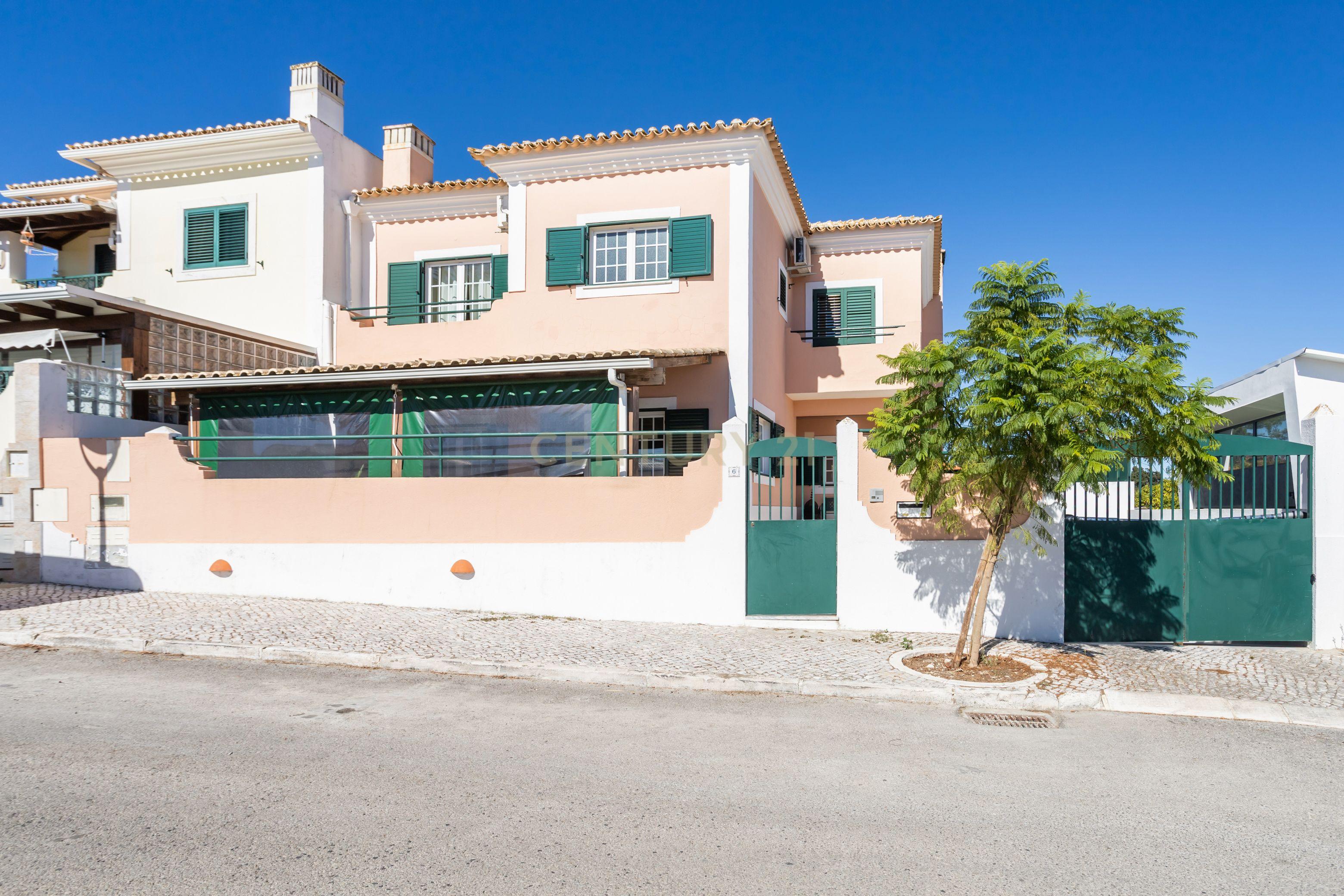 Moradia T4 em Setúbal (São Sebastião), €579.000