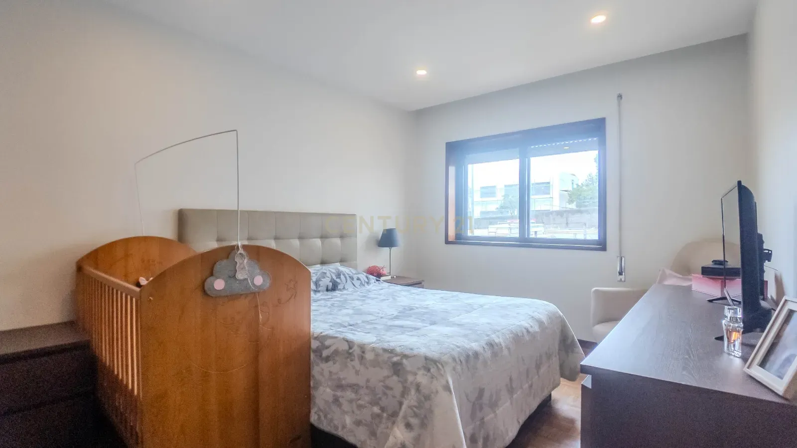 Apartamento T3 em Gondomar com luz natural e boa localização - Image 18
