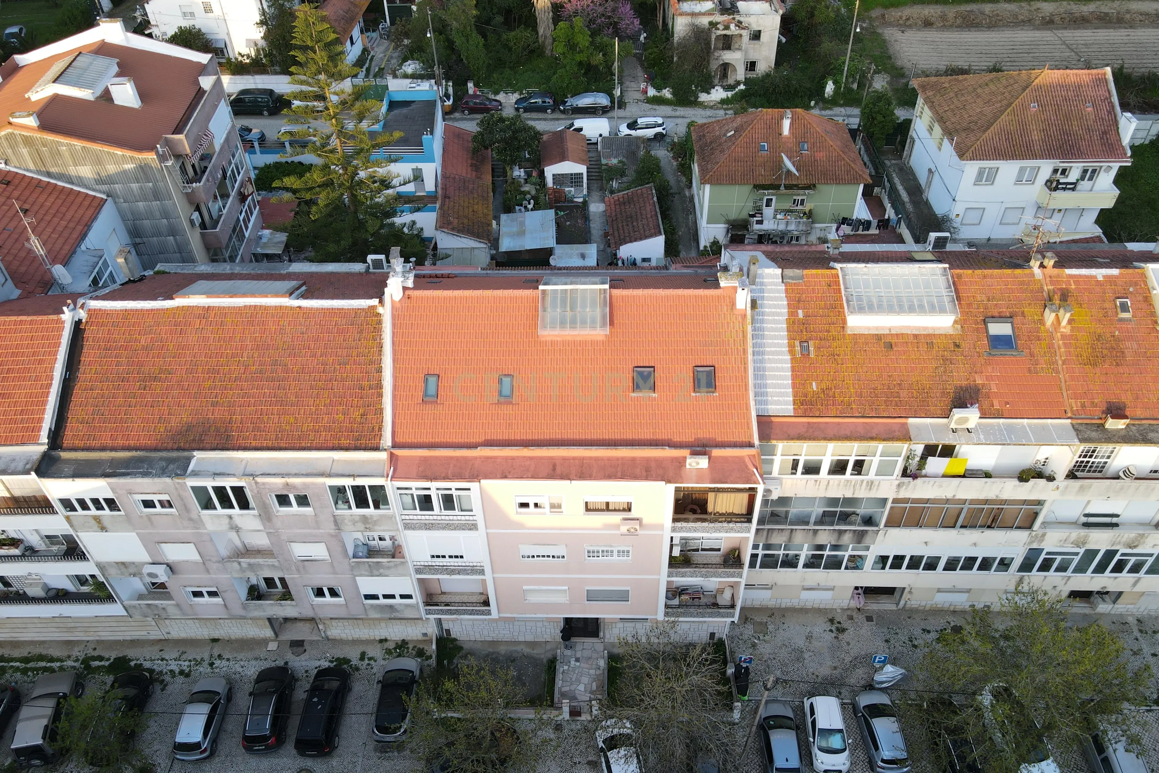 O Refúgio Perfeito entre o Mar e a Cidade. Apartamento T3 parcilmente renovado na Costa da Caparica