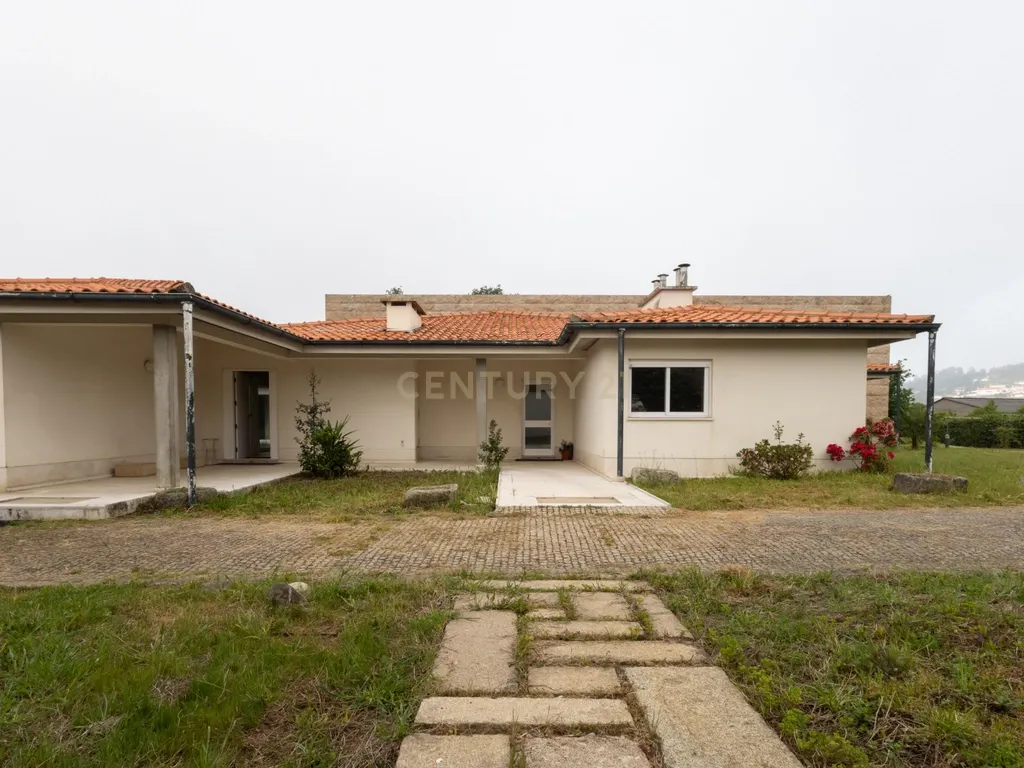 Moradia em vizela com 6 quartos e elevado potencial de investimento - Image 32