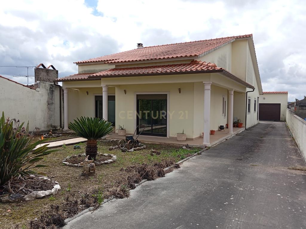 Moradia  em Calvete, Alqueidão, Figueira da Foz, Coimbra com Jardim e Boa Exposição Solar - Image 2