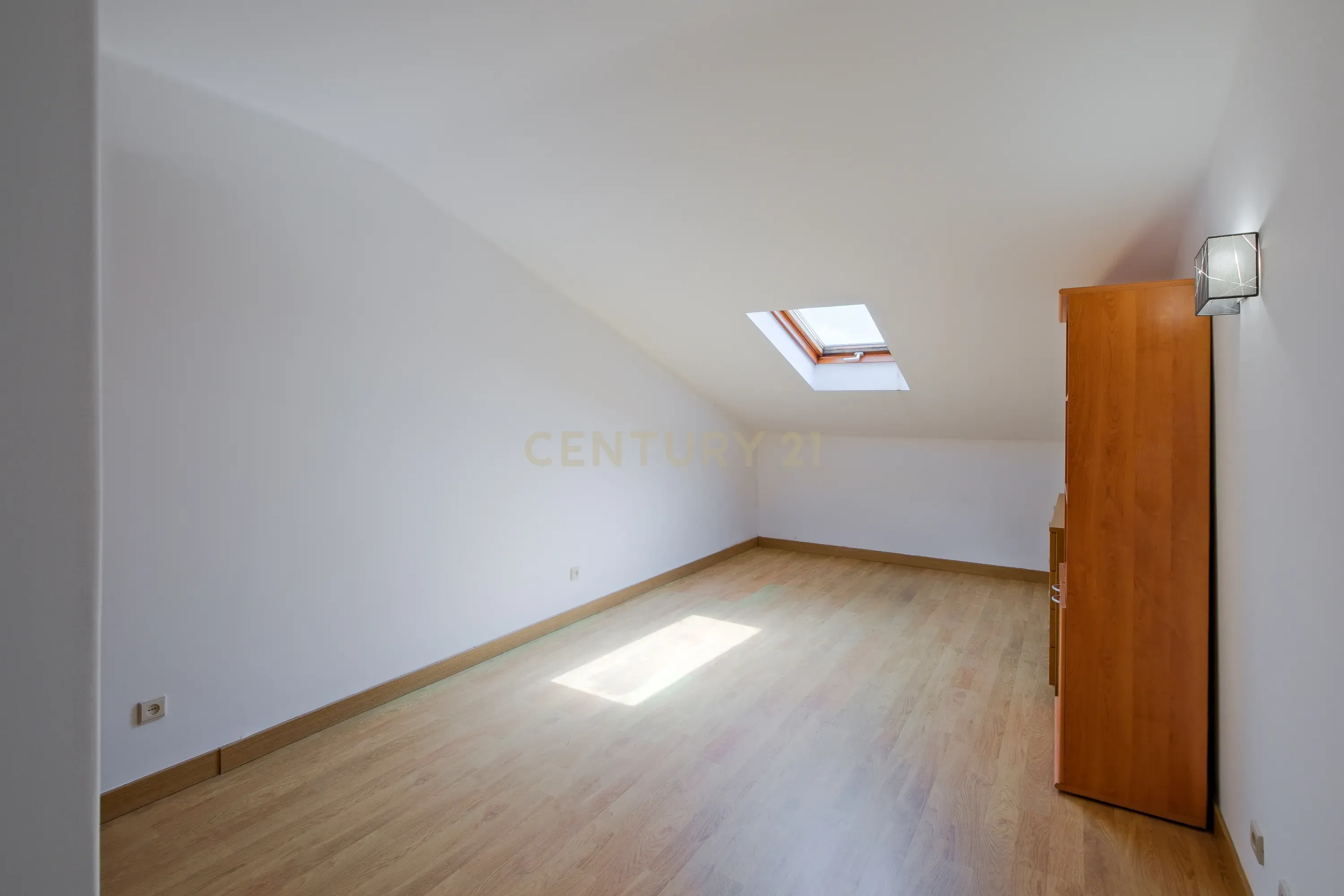 Duplex em Lisboa, Sintra: Espaço e Conforto com Vista Serra Sintra - Image 30