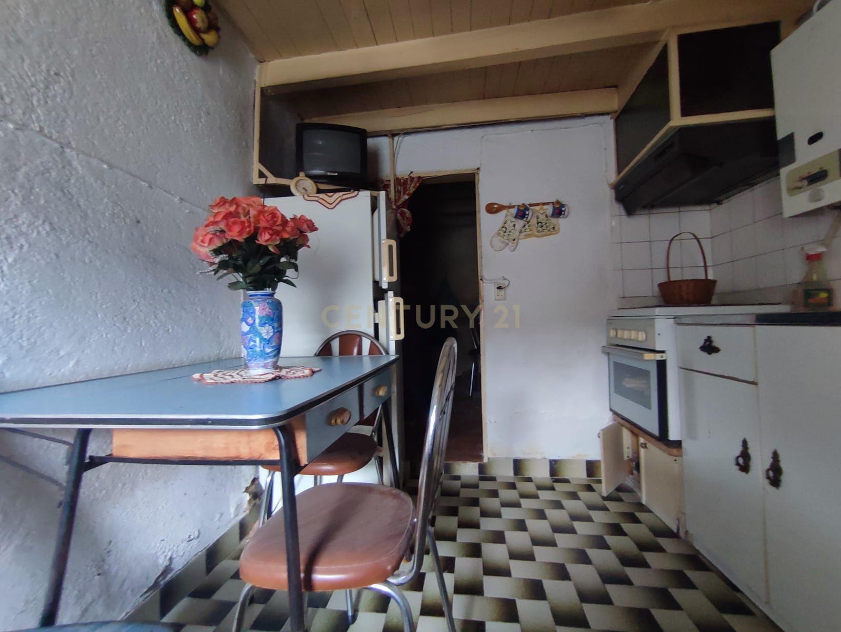 Moradia T2, com anexo em pedra, Tinalhas, Castelo Branco - Image 10