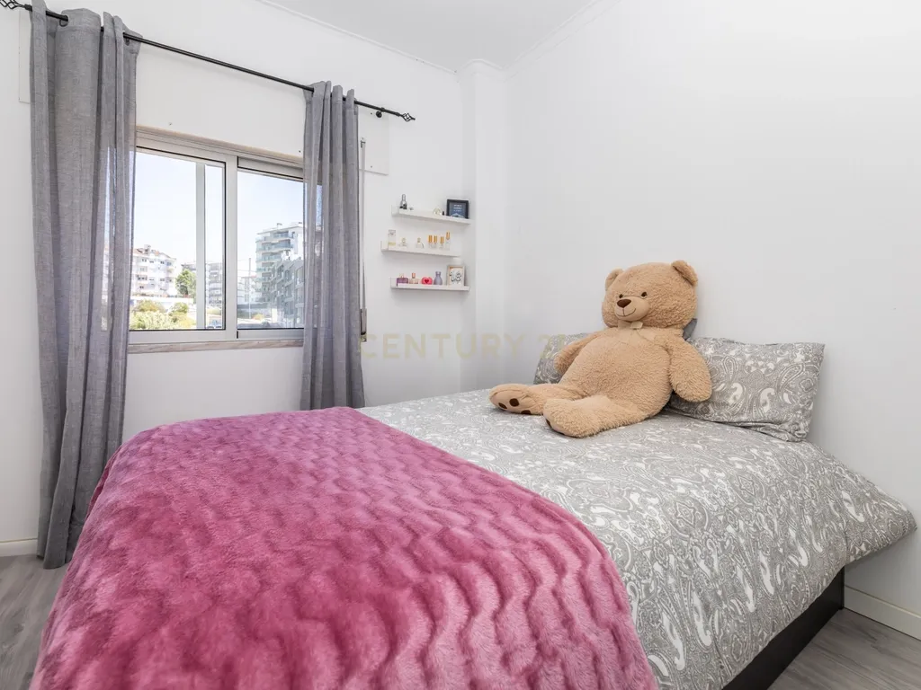 Apartamento T2 no Feijó totalmente remodelado - Image 15