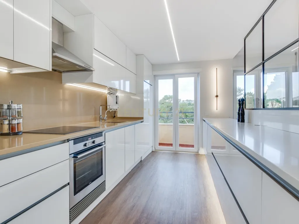 Apartamento como novo T3 – Quinta Da Graciosa, Estoril - Image 8