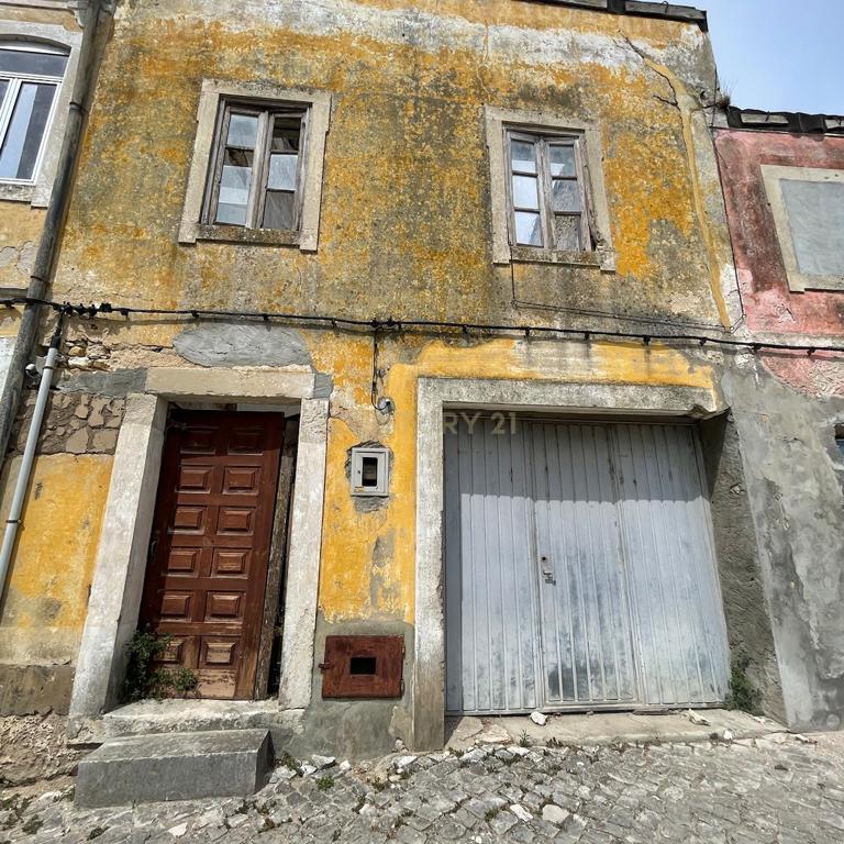 Agregado de três moradias com terreno de 1330m2, no Casal Novo do Rio - Image 5