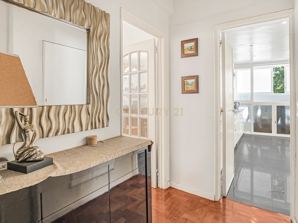 Apartamento T3 nos Olivais - Luminoso e bem Localizado - Image 8