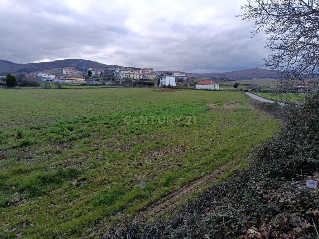 Terreno Urbano Espetacular em Rebordãos, Bragança - Image 11