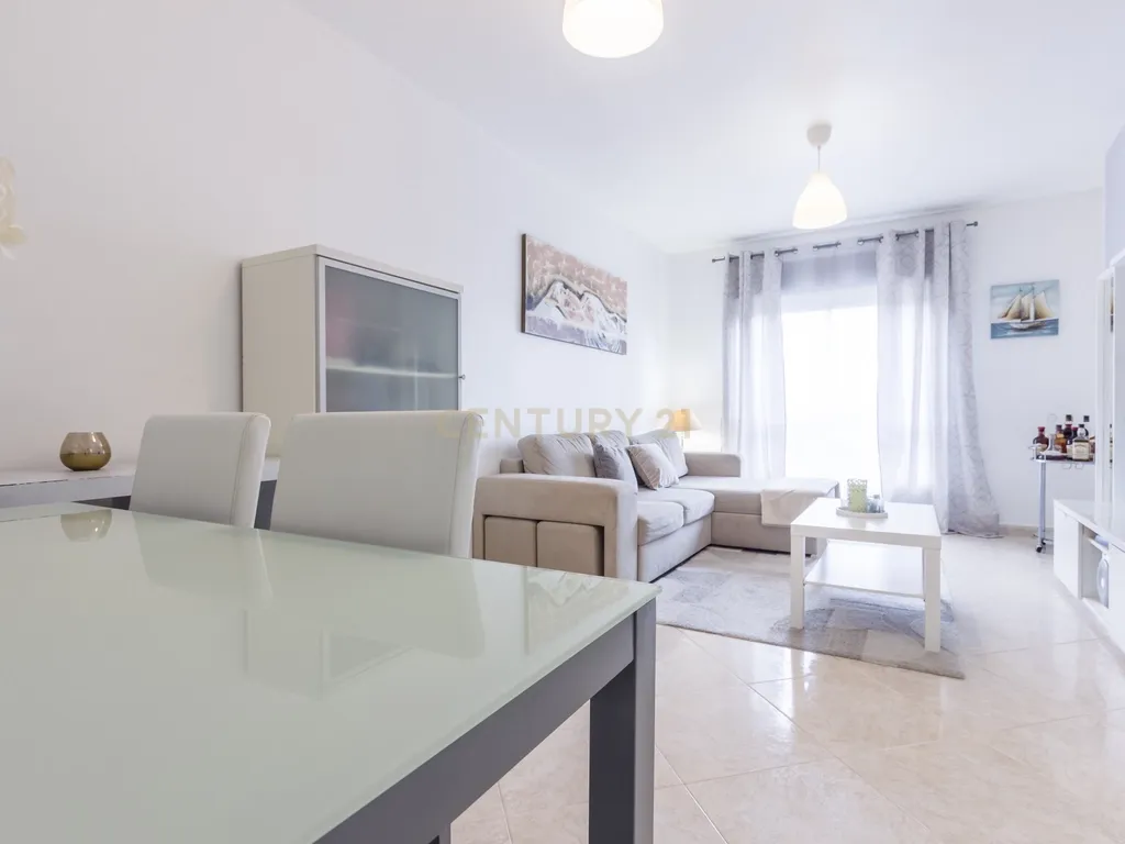 Apartamento T2 Moderno no Monte da Caparica, Pronto a Habitar - Image 4