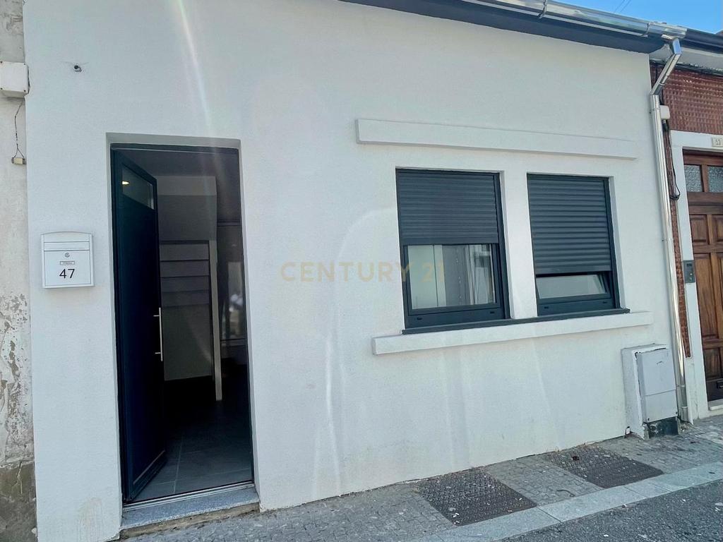 Moradia com 3 quartos em frente ao Hospital São João - Image 15