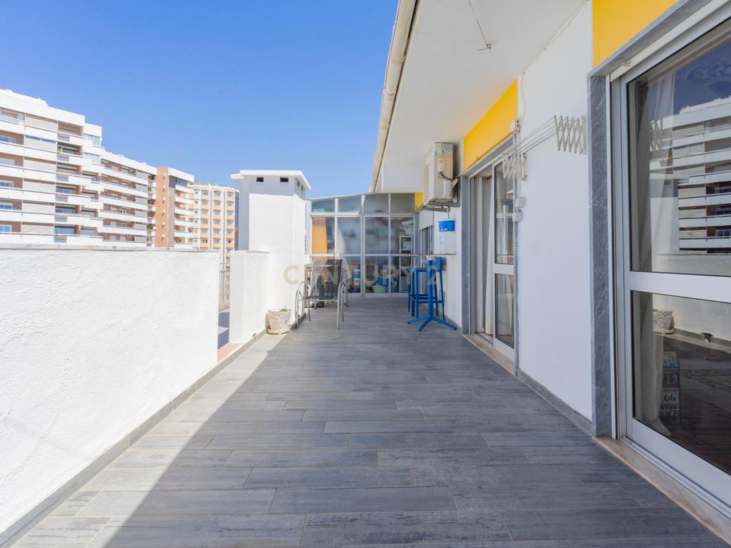 Viva no topo de Faro: Rooftop T3 na Avenida 5 de Outubro - Image 15