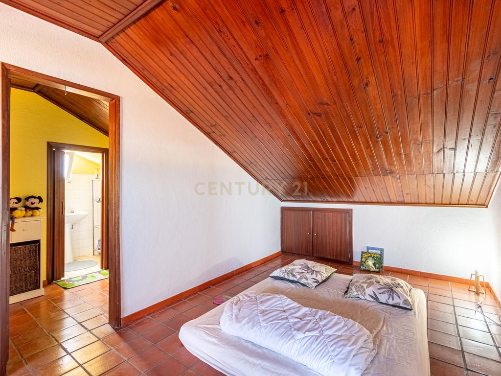 Apartamento T3 com Vista Panorâmica no Montijo - Image 12
