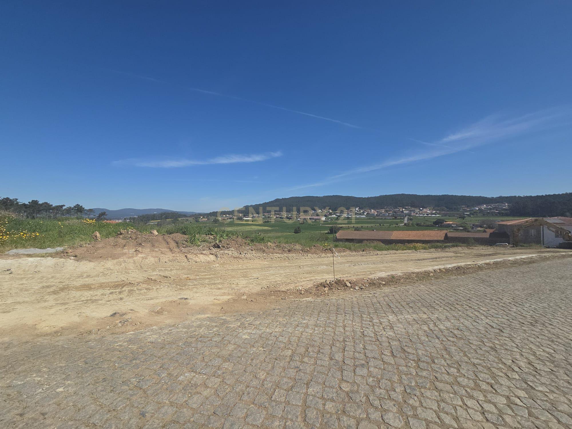 Fotografia 12 de Lote para construção de moradia de três frentes, Vilar de Figos, Lote4