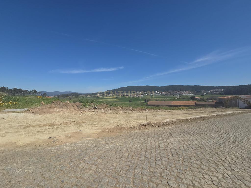 Lote para construção de moradia de três frentes, Vilar de Figos, Lote4 - Image 12