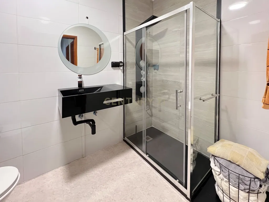 Apartamento T2 com Sótão e garagem - Torres Vedras - Image 11