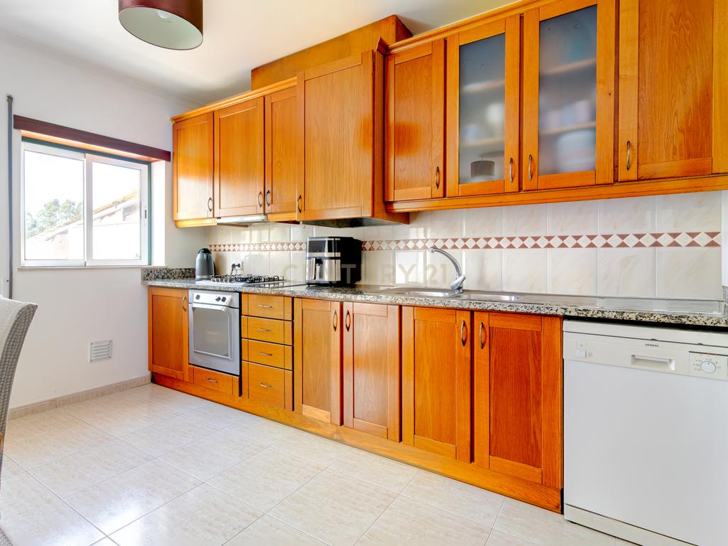 Excelente Moradia T3 , espaço exterior e garagem – Marinha Grande - Image 20