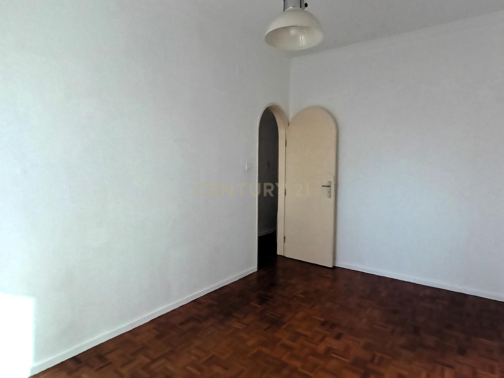 Apartamento de 3 assoalhadas em Oeiras para arrendamento - Image 39