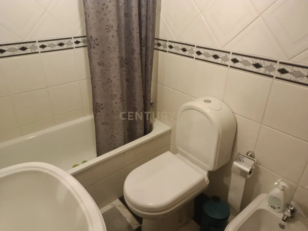 Apartamento T3 com 115 m² em Fazendas de Almeirim, concelho de Almeirim, distrito de Santarém. Apartamento localizado no 2. º andar de um edifício sem elevador. - Image 16
