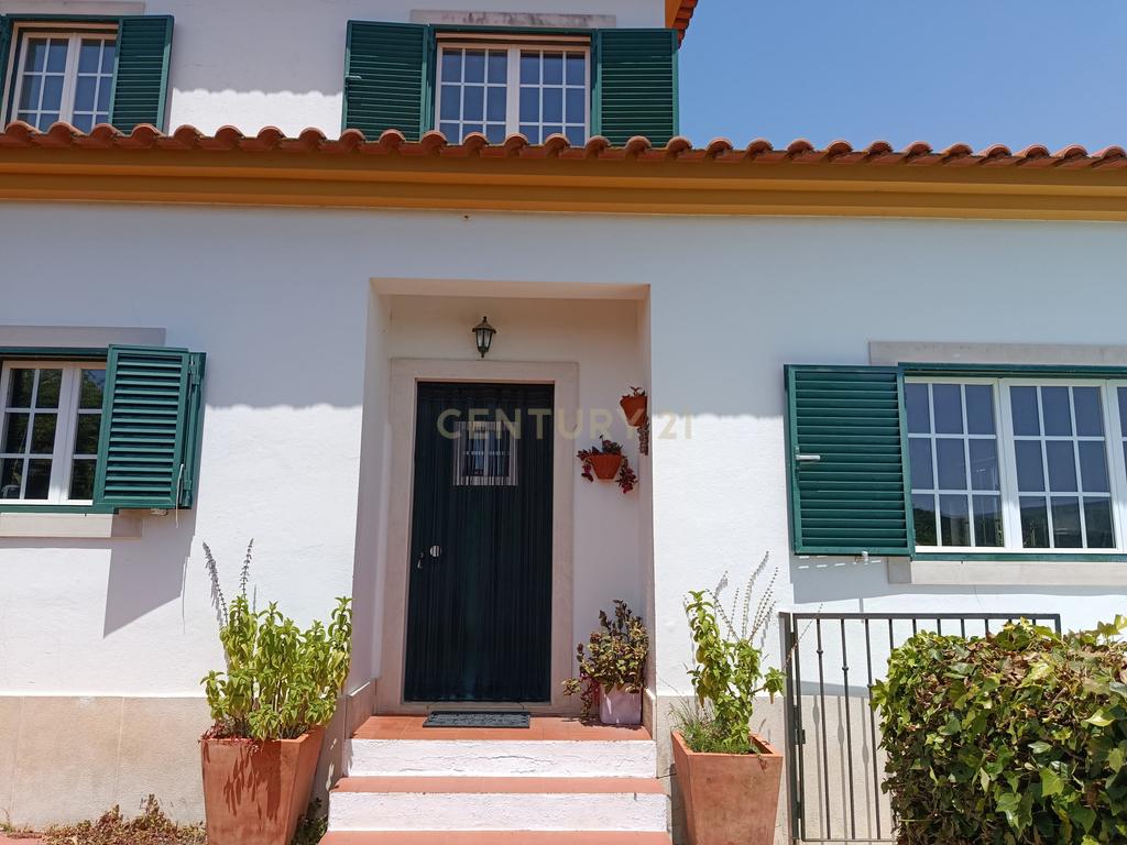 Casa Isolada em Sampaio-Sesimbra, Setúbal com Piscina e Vista Panorâmica - Image 17