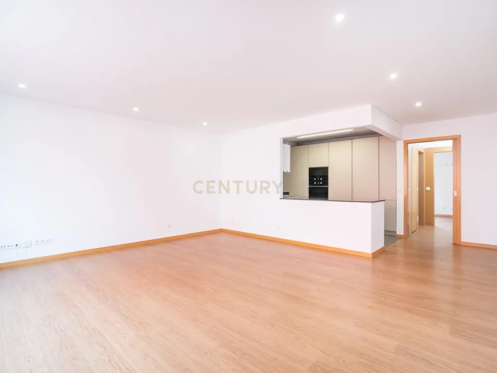Apartamento T1 com garagem, Olivais, Coimbra - Image 3