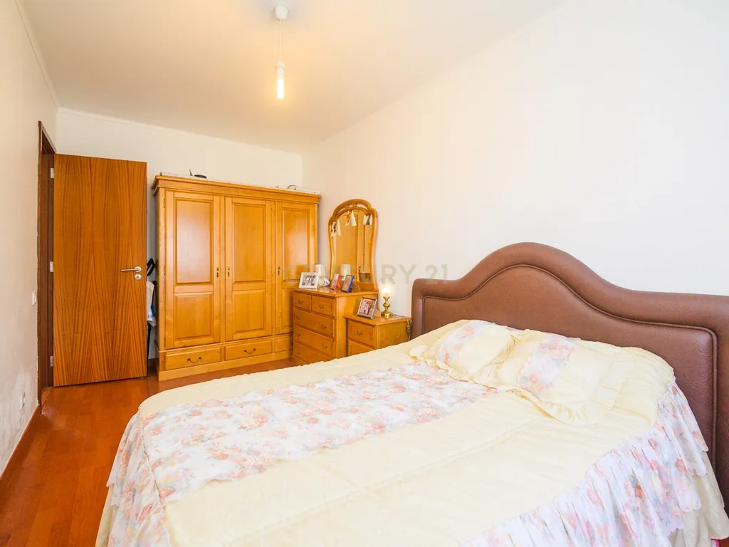 T4 em Mira-Sintra com 100 m², muita luz natural e excelente tranquilidade - Image 13