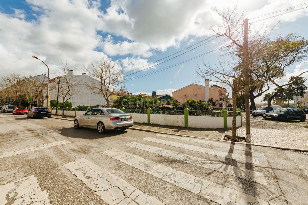 Montijo/Excelente Lote de Terreno com 1056m2 e Moradias para Remodelacao. - Image 28