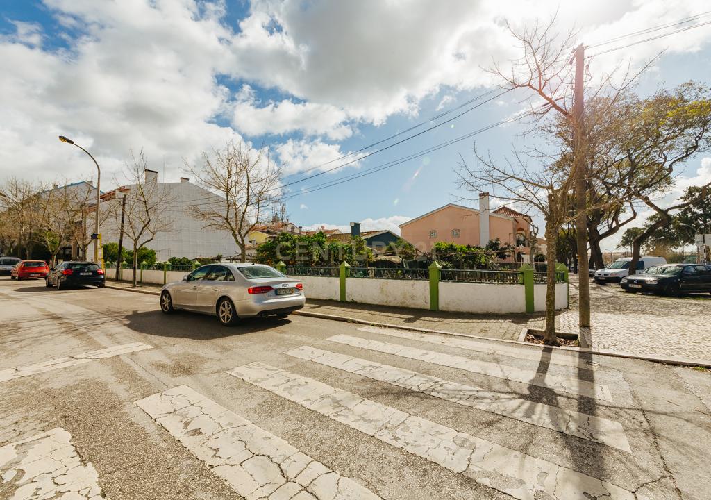 Montijo/Excelente Lote de Terreno com 1056m2 e Moradias para Remodelacao. - Image 28