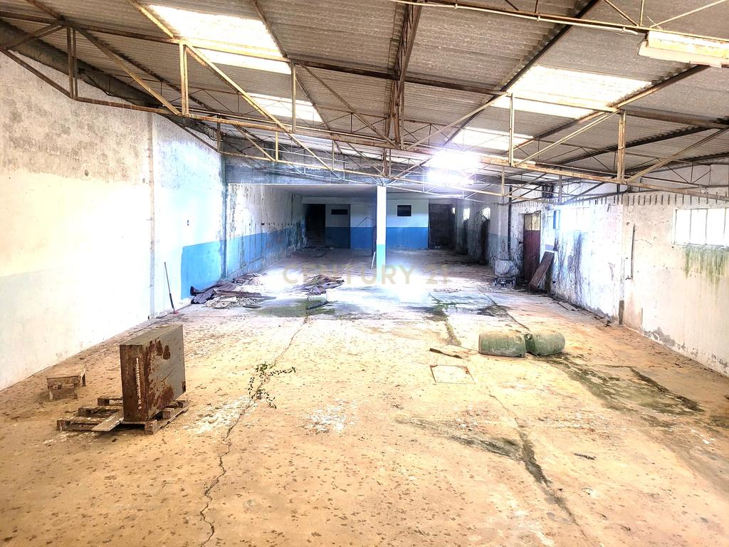 Armazém Industrial para Venda em Coz, Alcobaça com 2.300m² - Image 2
