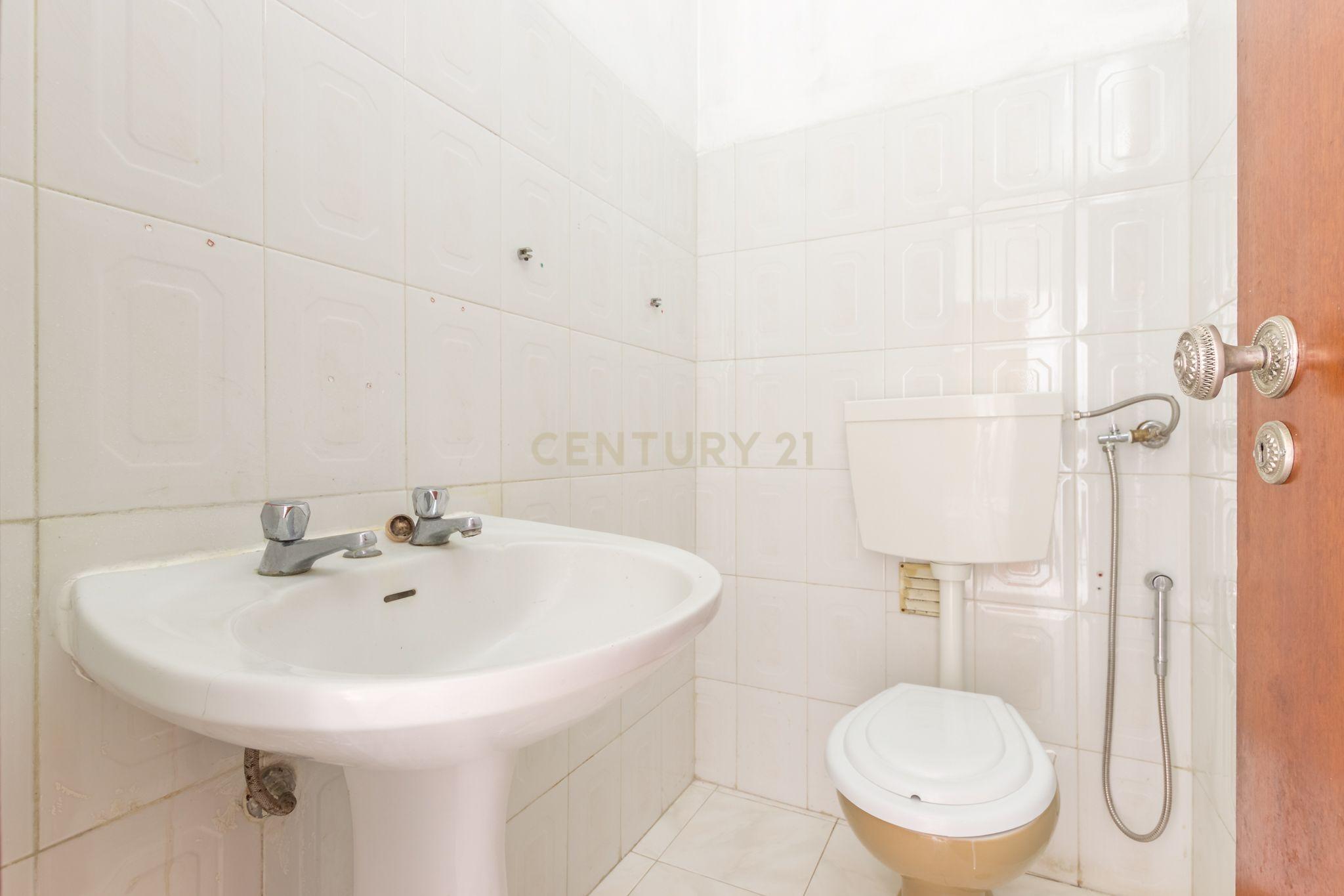 Apartamento T3 em Barreiro com Excelente Localização e Luz Natural - Image 17