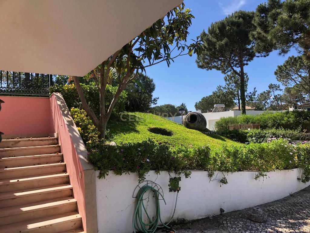 Casa Isolada em SOLTRÓIA - Luxo e Conforto por 1.490.000€ - Image 5
