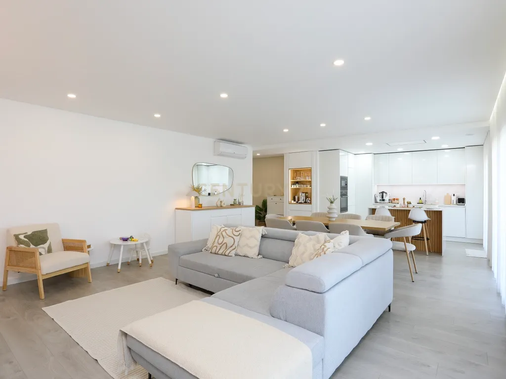 Apartamento T3 Jardins da Anta, Condomínio privado com piscina - Image 3