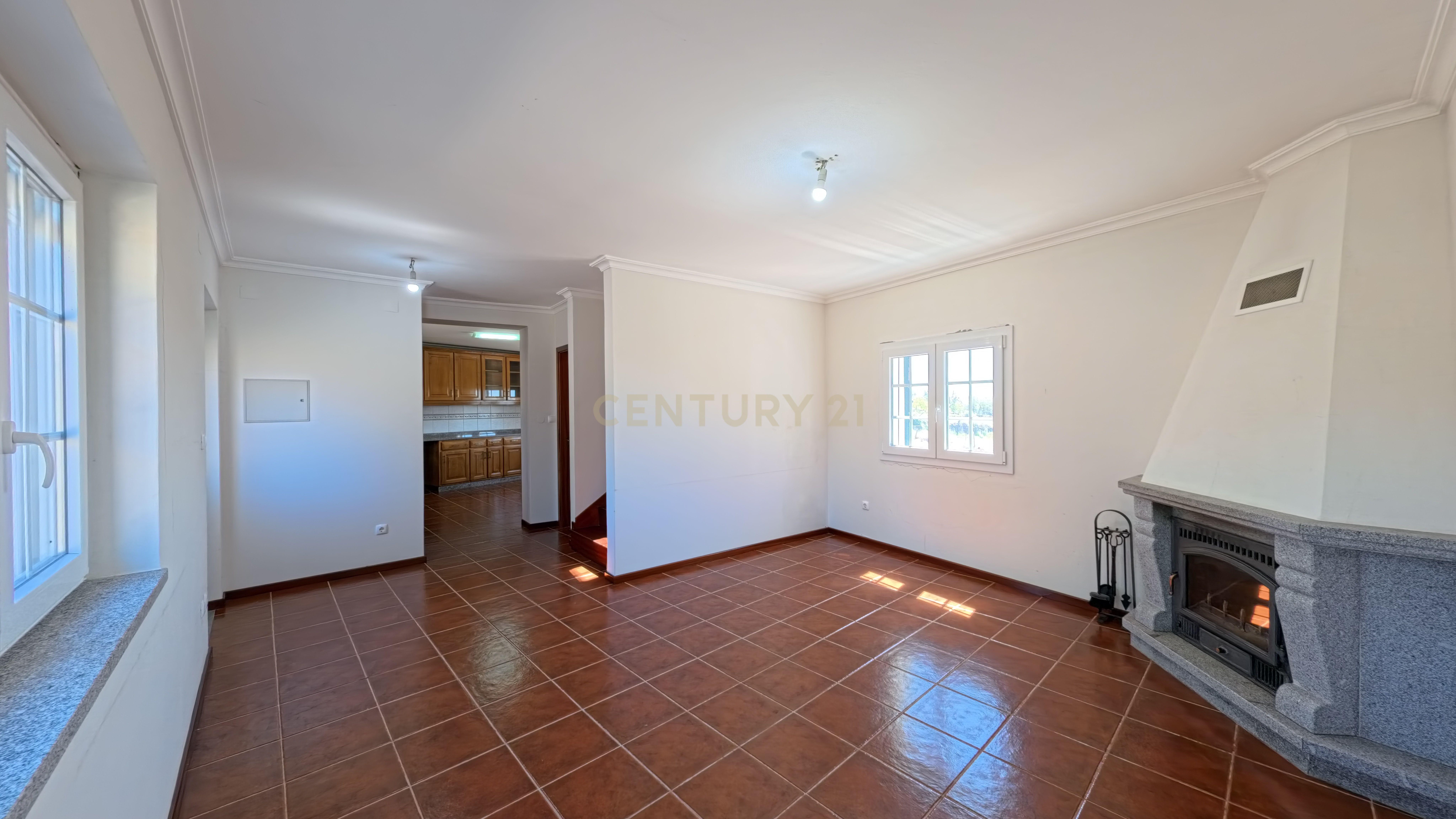 Fotografia 5 de Moradia T2+1 com Logradouro em Alcarva, Mêda