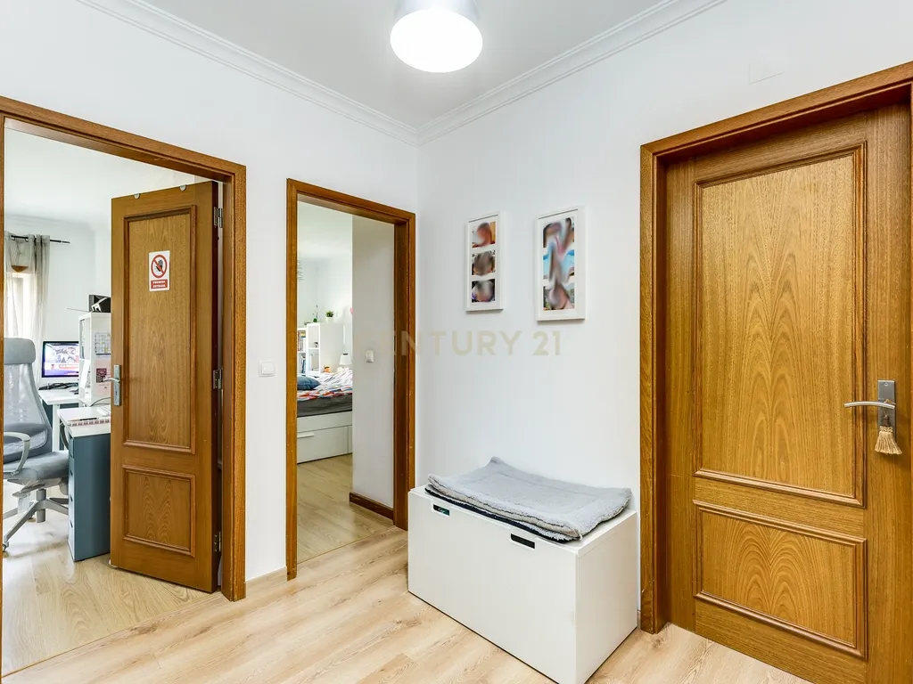 Apartamento T3 no Montijo com garagem, arrecadação e varandas - Image 14
