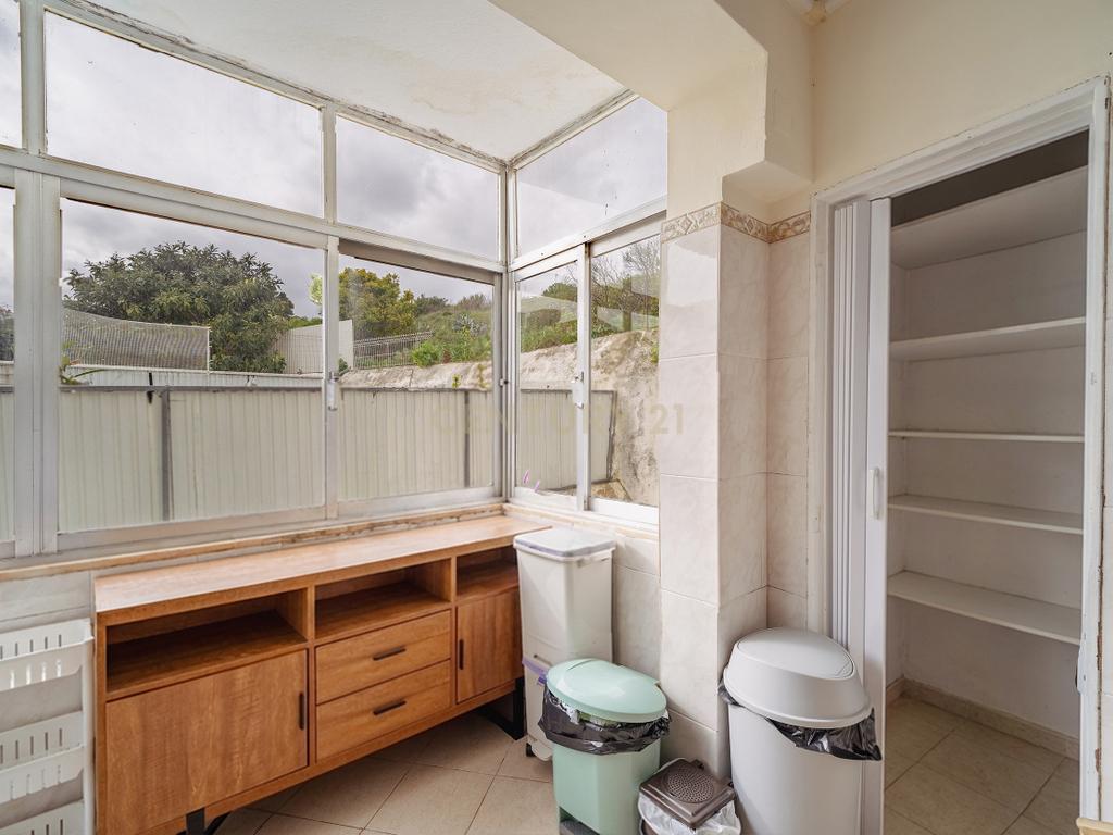 Apartamento T2 em Cacilhas – Excelente Localização - Image 12