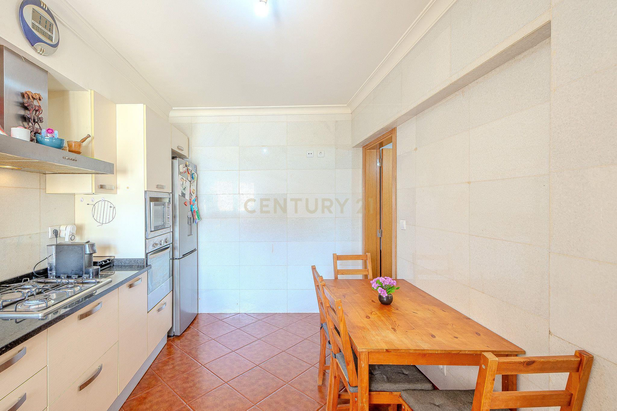 Moradia T2 com Garagem e Logradouro - Ferreiras, Albufeira - Image 10
