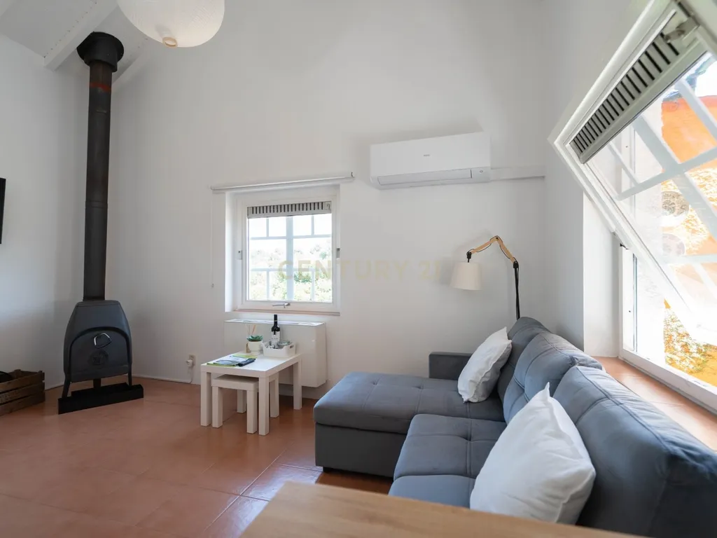 Moradia T7 tradicional em bom estado com varanda coberta, pátio, piscina, terraço coberta, vistas boas e jardim numa localização sossegada perto do centro de Arganil e o rio Alva - Image 79